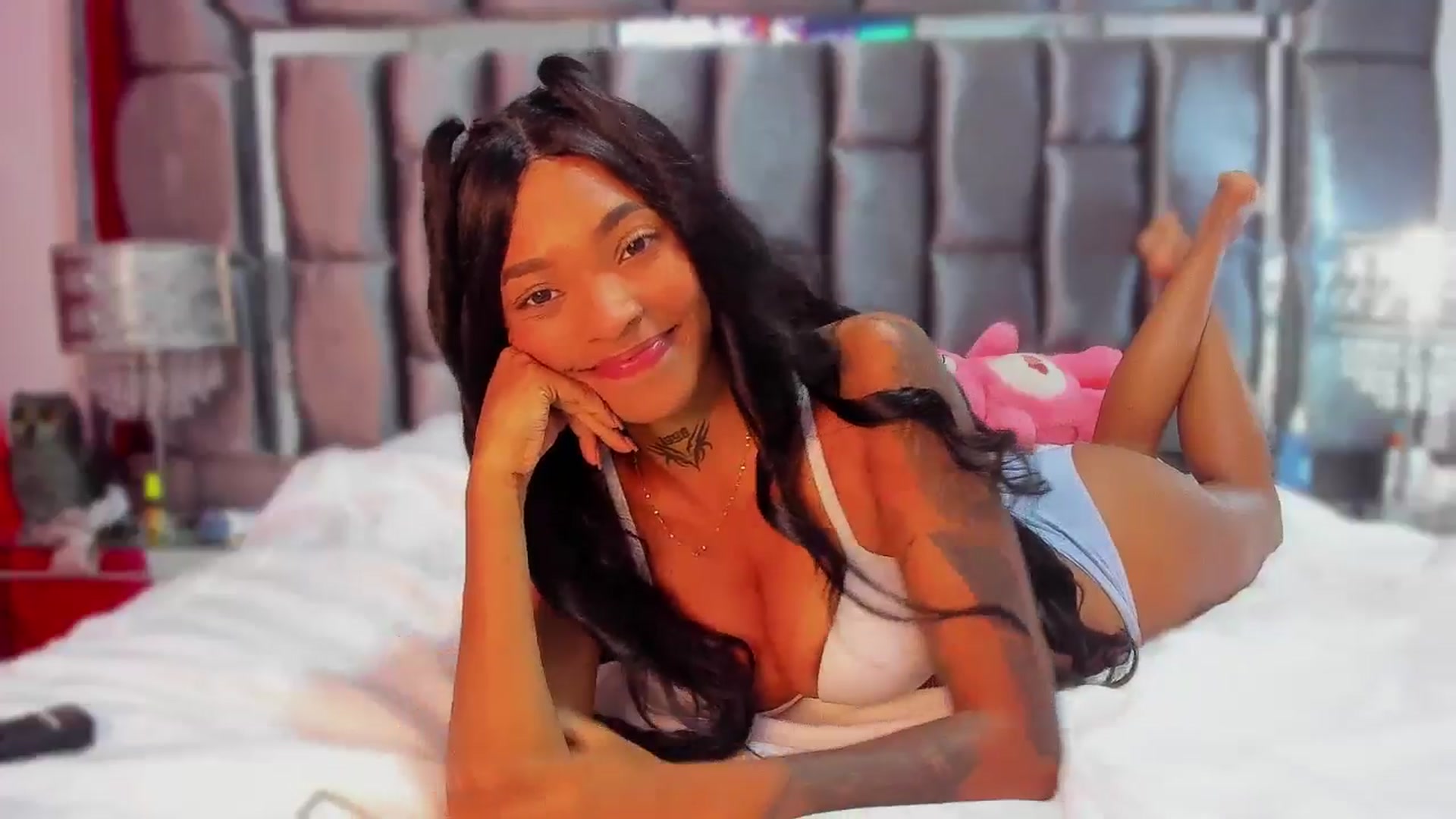 Gallery image thumbnail from AbbiReyes's myfreecams stream on, 02/06/2025, 24:11 image 12 of 20