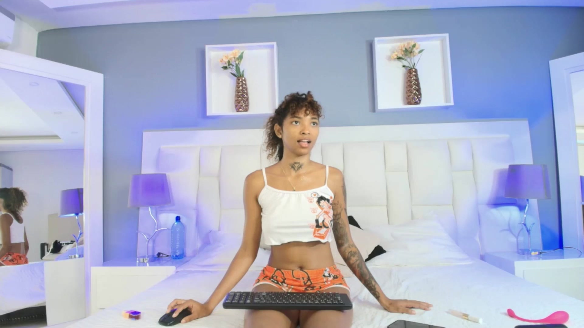 Gallery image thumbnail from AbbiReyes's myfreecams stream on, 03/26/2025, 15:03 image 15 of 20