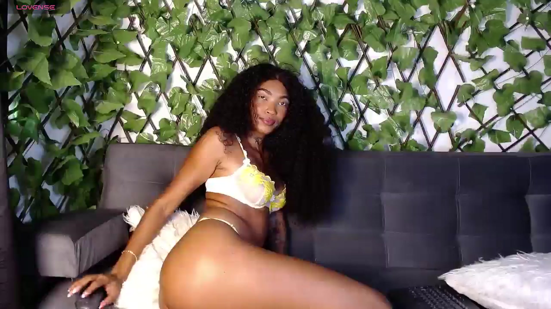 Gallery image thumbnail from AbbiReyes's myfreecams stream on, 11/14/2025, 18:38 image 10 of 20