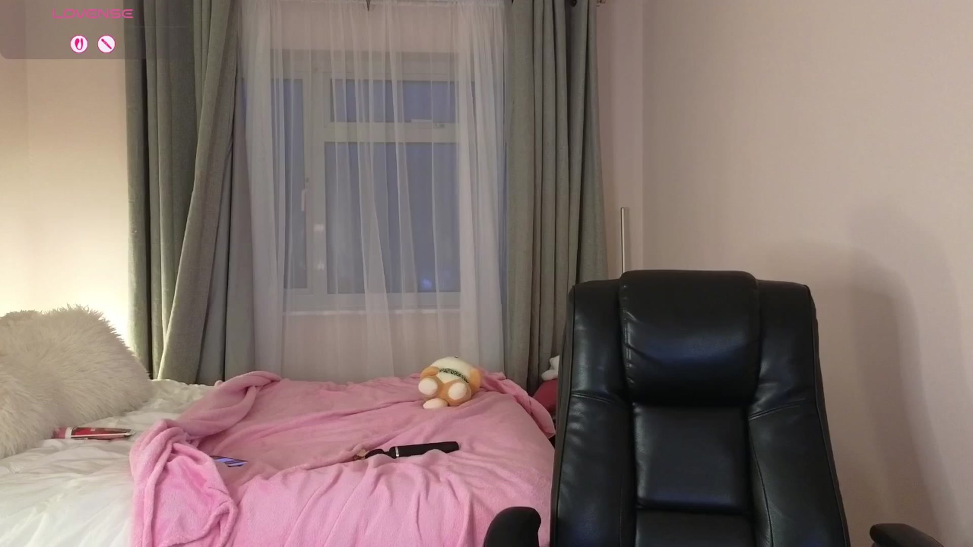 Gallery image thumbnail from Abbie_'s myfreecams stream on, 11/21/2025, 17:25 image 10 of 20