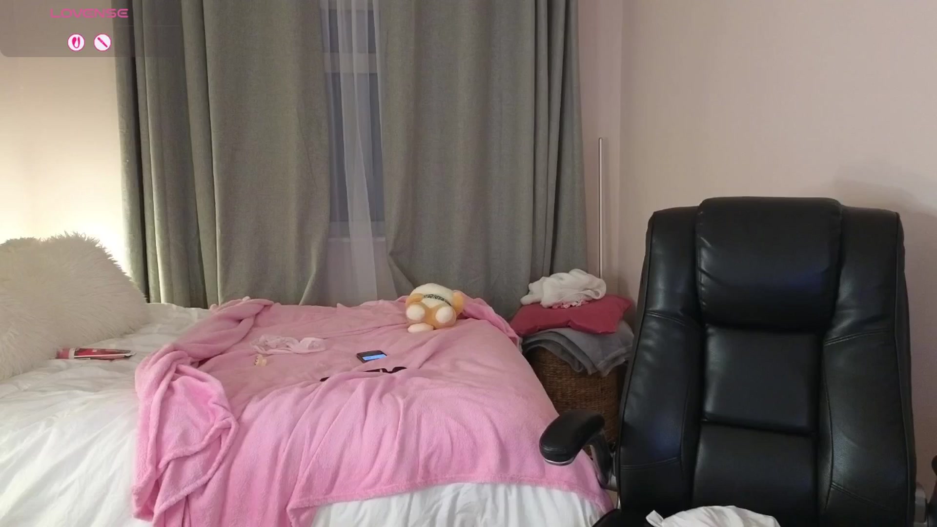 Gallery image thumbnail from Abbie_'s myfreecams stream on, 11/21/2025, 17:25 image 13 of 20
