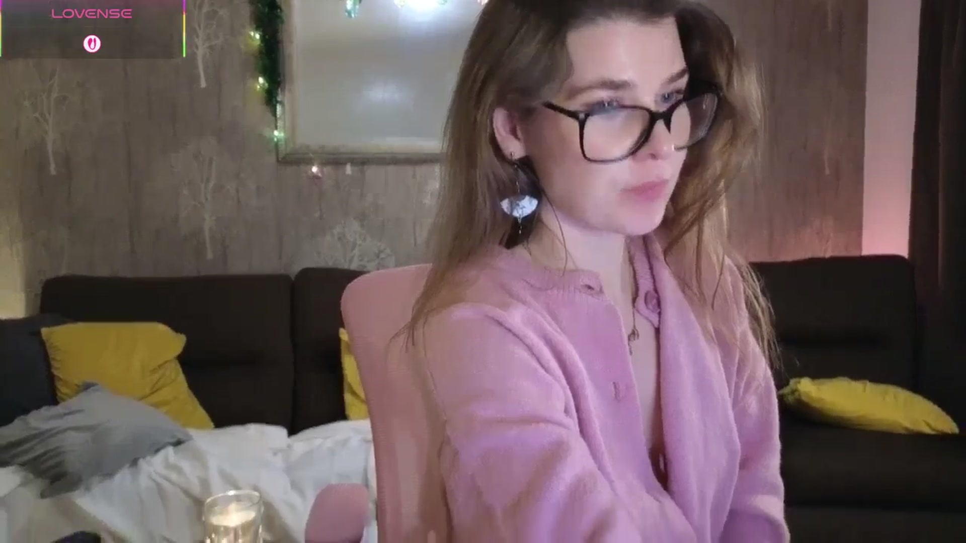 Gallery image thumbnail from Abbie_'s myfreecams stream on, 12/18/2025, 03:01 image 7 of 20