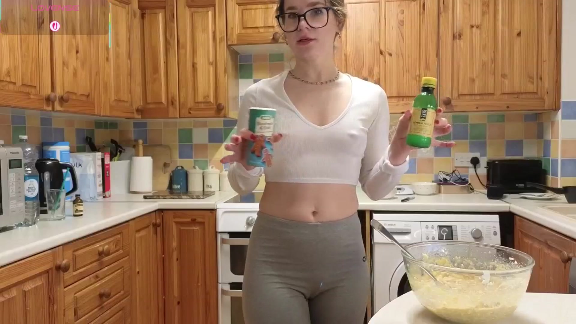 Gallery image thumbnail from Abbie_'s myfreecams stream on, 01/14/2026, 24:03 image 16 of 20