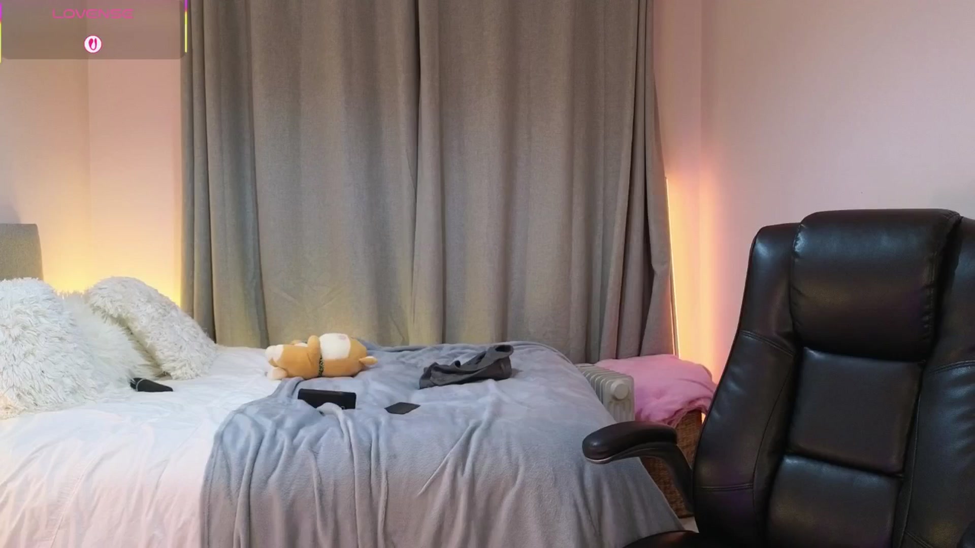 Gallery image thumbnail from Abbie_'s myfreecams stream on, 01/17/2026, 01:01 image 15 of 20