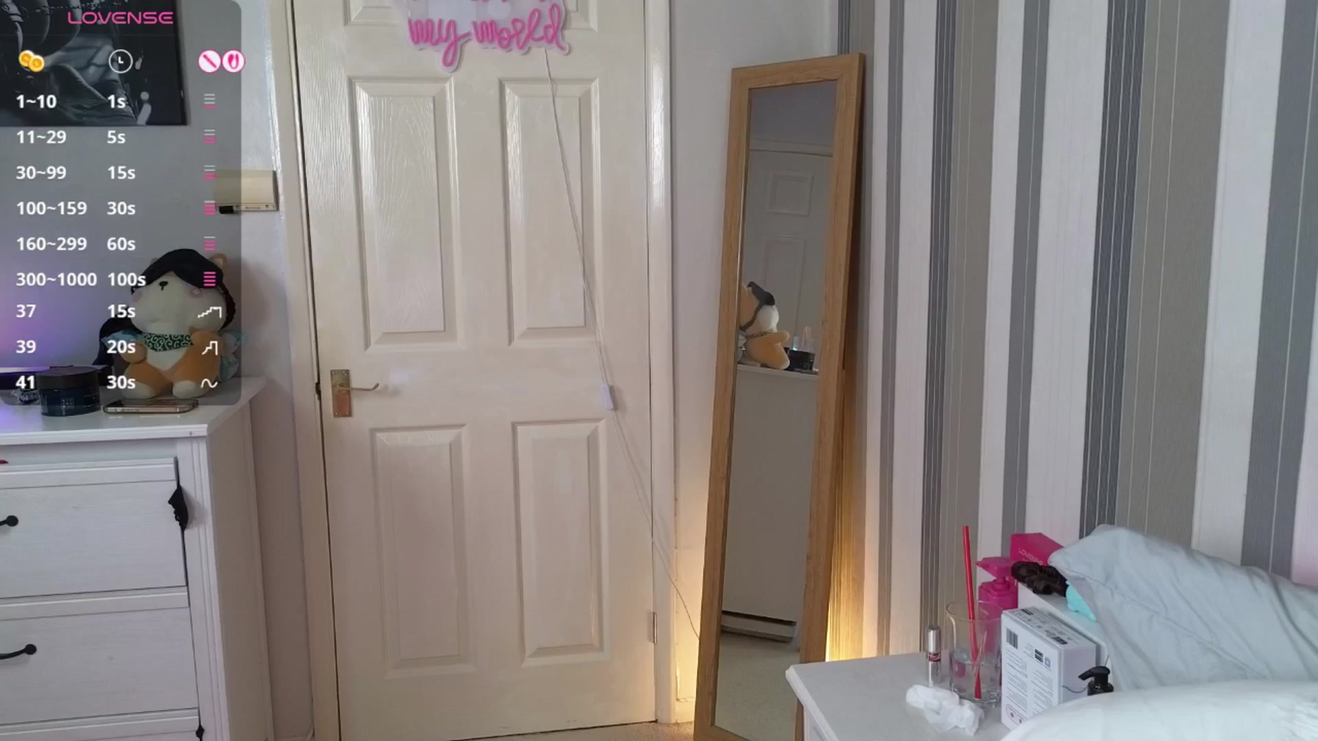 Gallery image thumbnail from Abbie_3's myfreecams stream on, 05/25/2025, 22:57 image 1 of 20