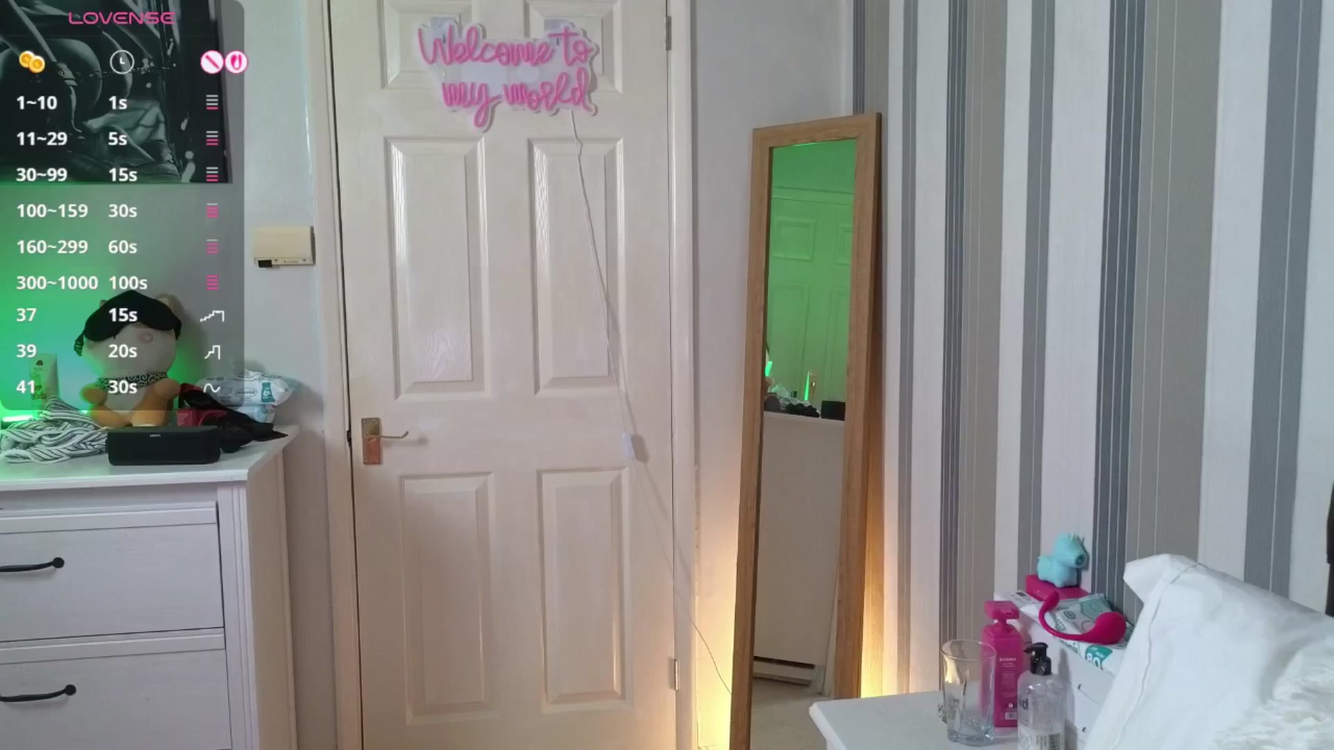 Gallery image thumbnail from Abbie_3's myfreecams stream on, 05/28/2025, 14:51 image 13 of 20