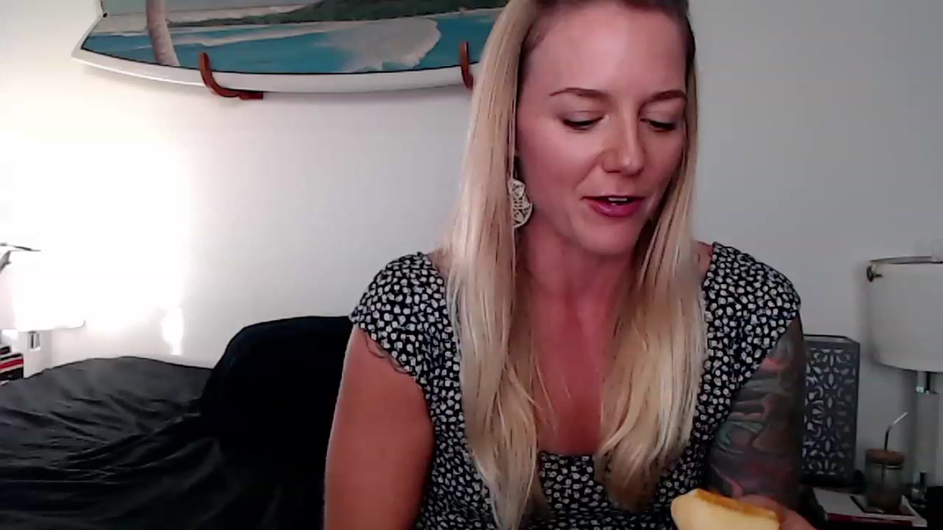 Gallery image thumbnail from Abbie_Hoffman's myfreecams stream on, 12/22/2022, 03:39 image 13 of 20