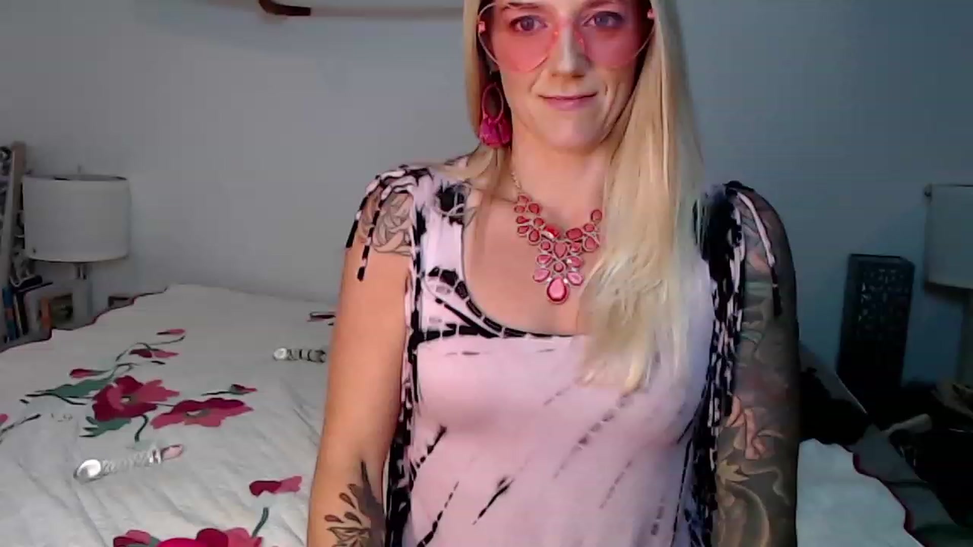 Gallery image thumbnail from Abbie_Hoffman's myfreecams stream on, 02/15/2023, 05:48 image 1 of 20