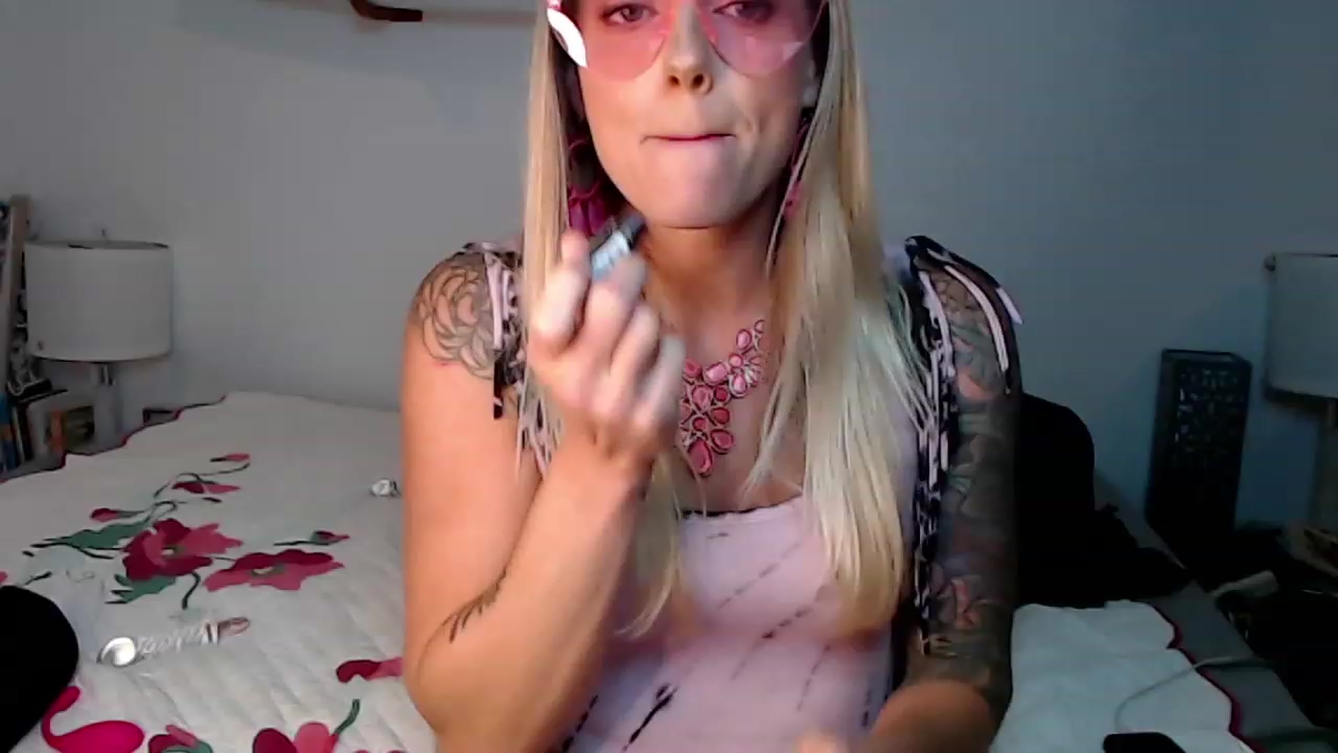 Gallery image thumbnail from Abbie_Hoffman's myfreecams stream on, 02/15/2023, 05:48 image 10 of 20