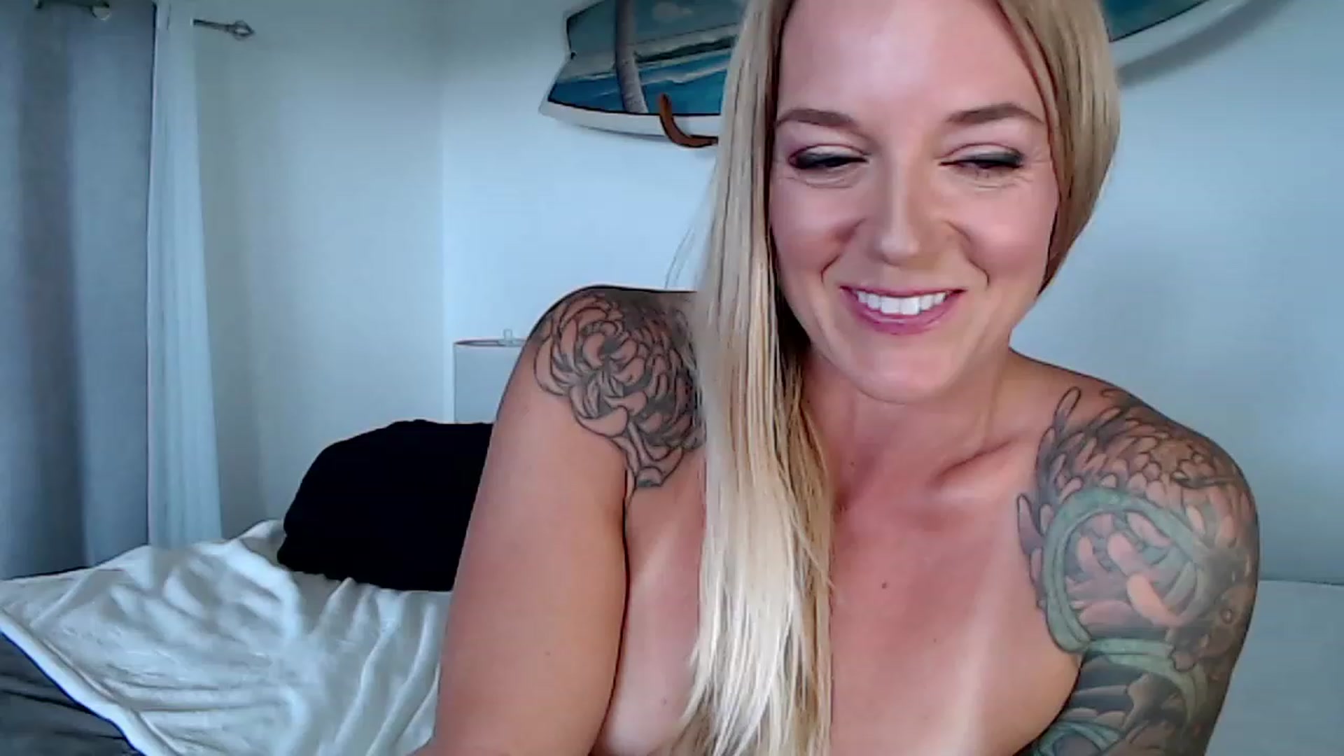 Gallery image thumbnail from Abbie_Hoffman's myfreecams stream on, 03/21/2023, 02:15 image 13 of 20