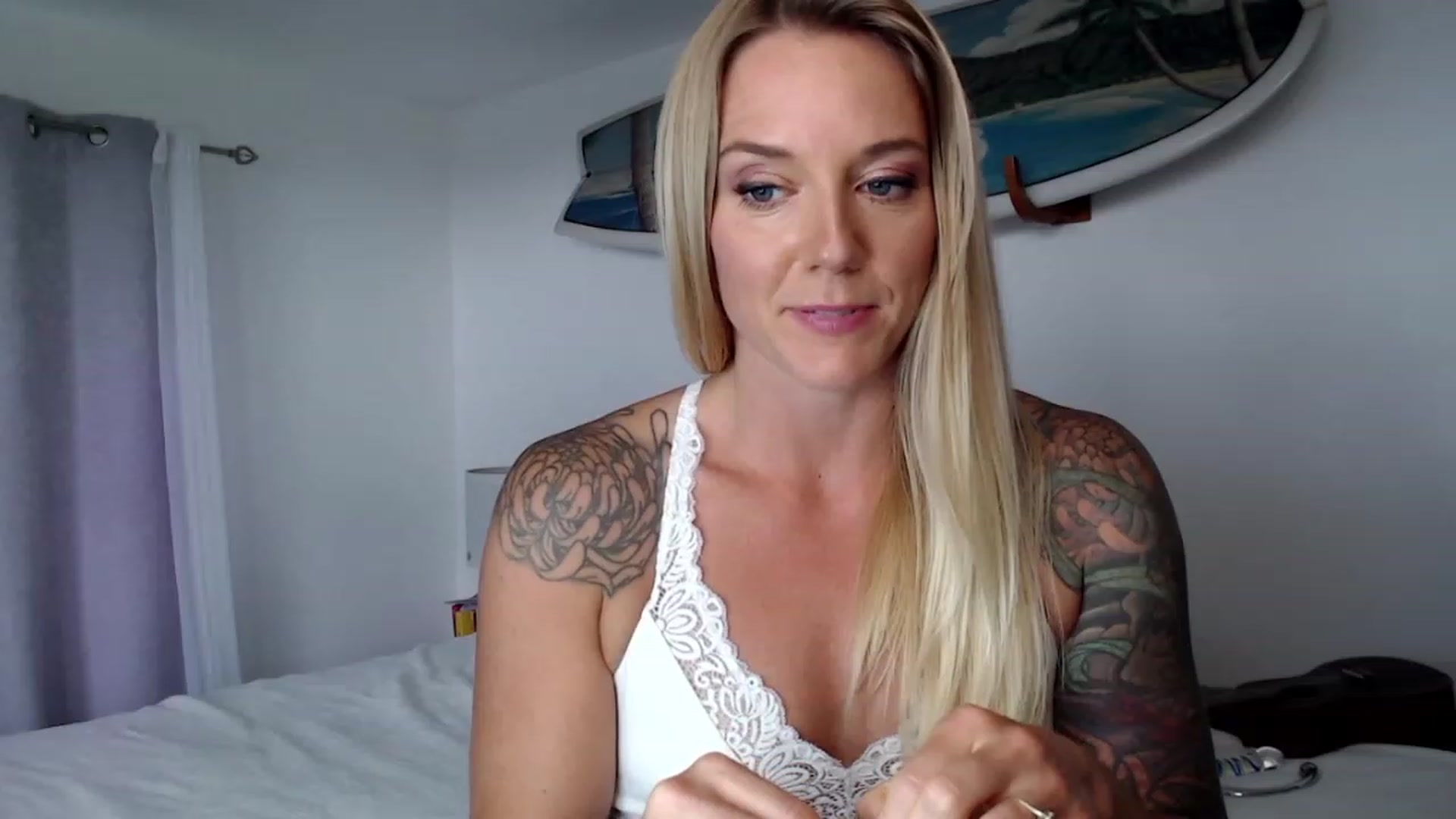 Gallery image thumbnail from Abbie_Hoffman's myfreecams stream on, 03/28/2023, 02:24 image 18 of 20