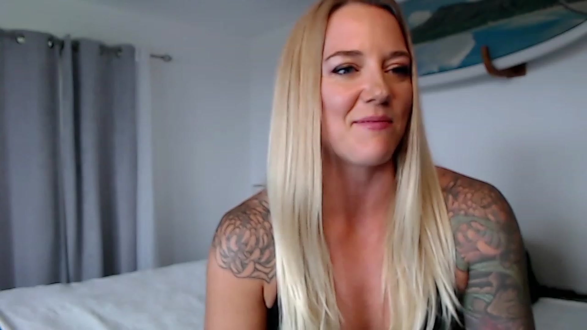 Gallery image thumbnail from Abbie_Hoffman's myfreecams stream on, 03/30/2023, 04:21 image 12 of 20