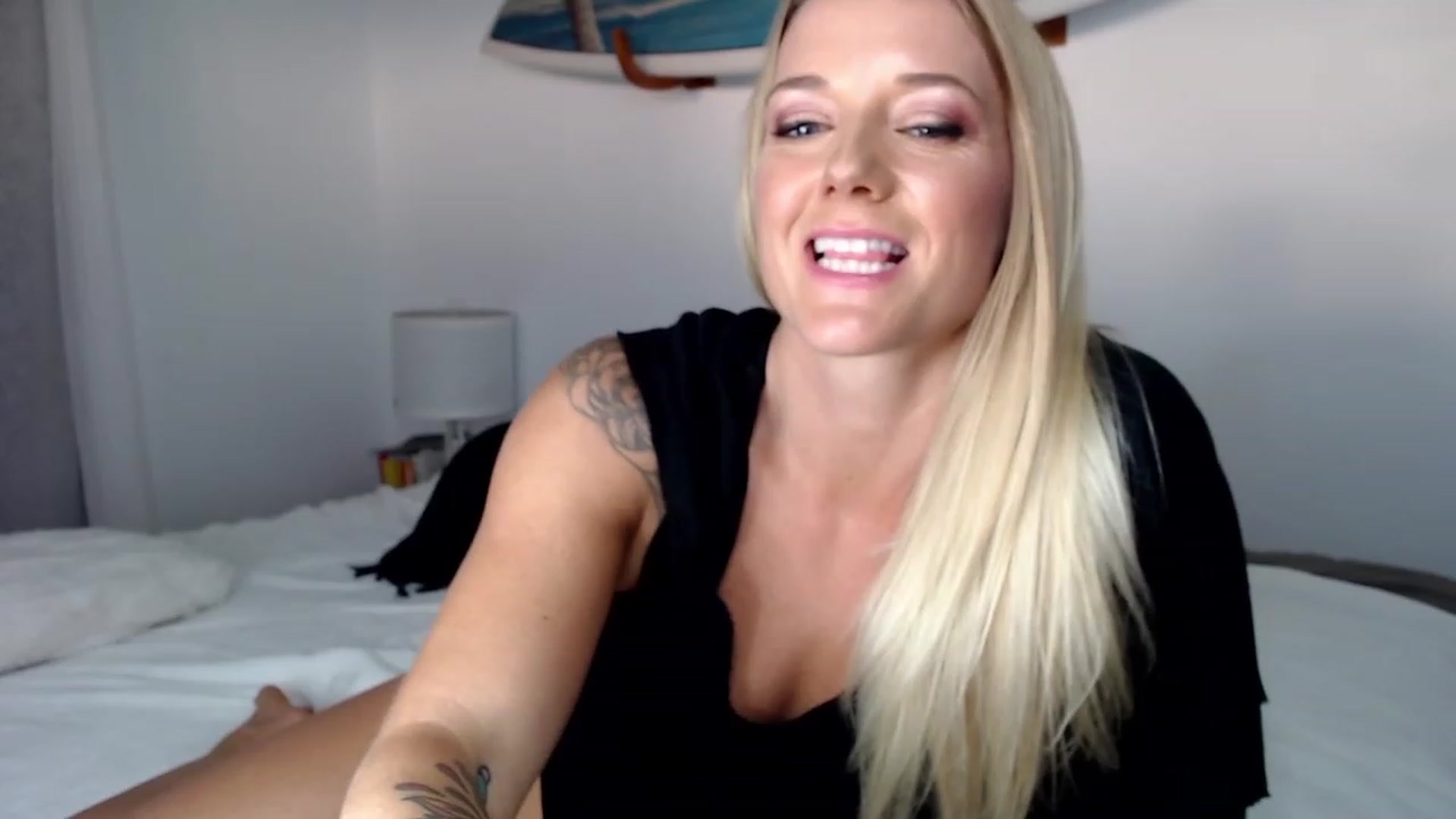 Gallery image thumbnail from Abbie_Hoffman's myfreecams stream on, 04/01/2023, 04:44 image 6 of 20