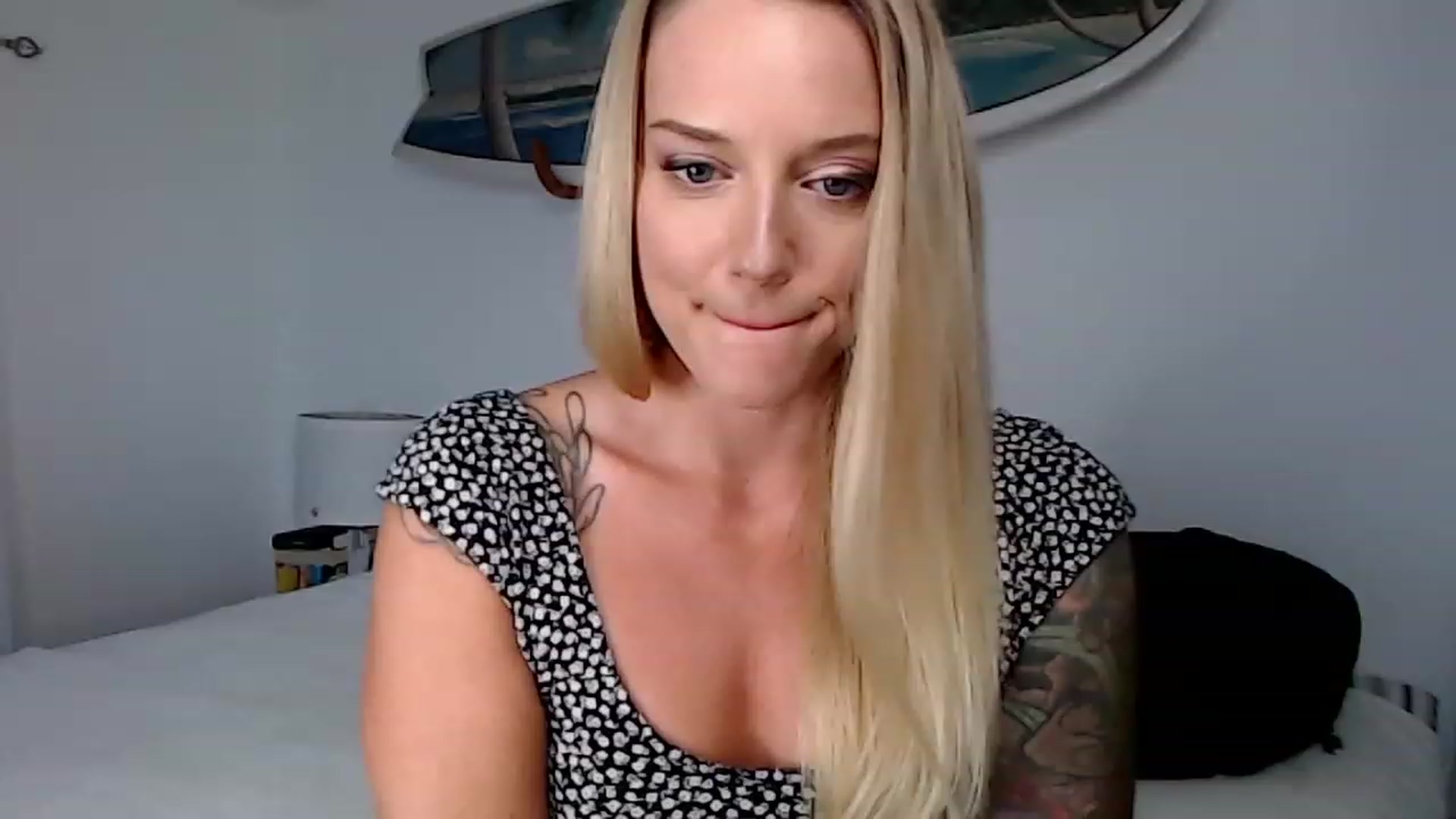 Gallery image thumbnail from Abbie_Hoffman's myfreecams stream on, 04/26/2023, 01:45 image 6 of 20