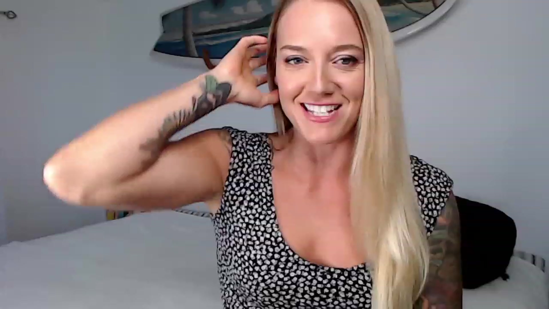 Gallery image thumbnail from Abbie_Hoffman's myfreecams stream on, 04/26/2023, 01:45 image 13 of 20