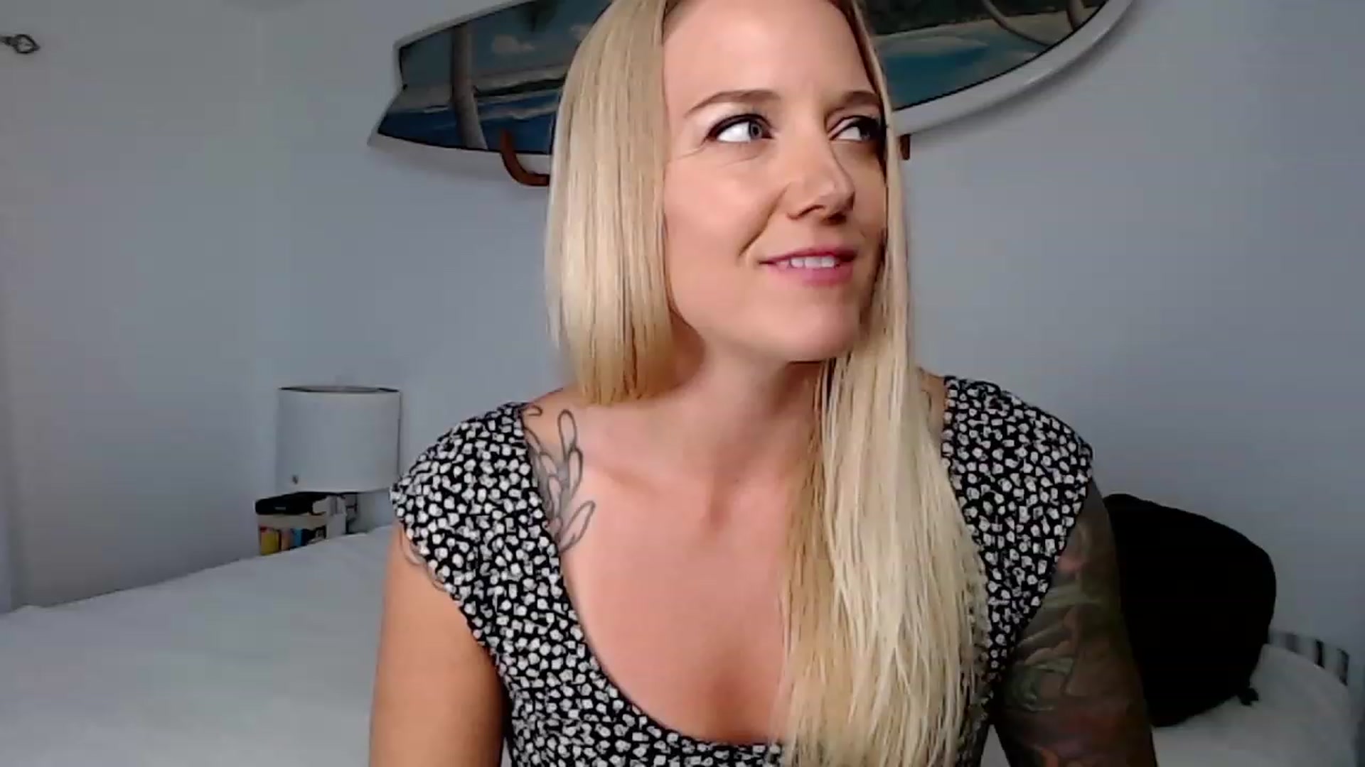 Gallery image thumbnail from Abbie_Hoffman's myfreecams stream on, 04/26/2023, 01:45 image 1 of 20