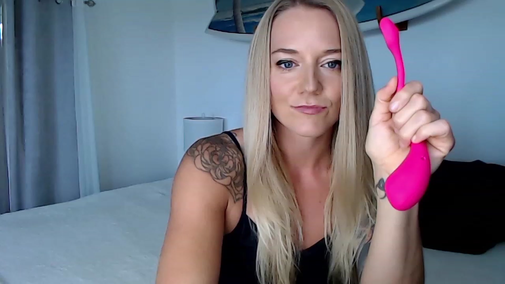 Gallery image thumbnail from Abbie_Hoffman's myfreecams stream on, 07/26/2023, 01:31 image 1 of 20