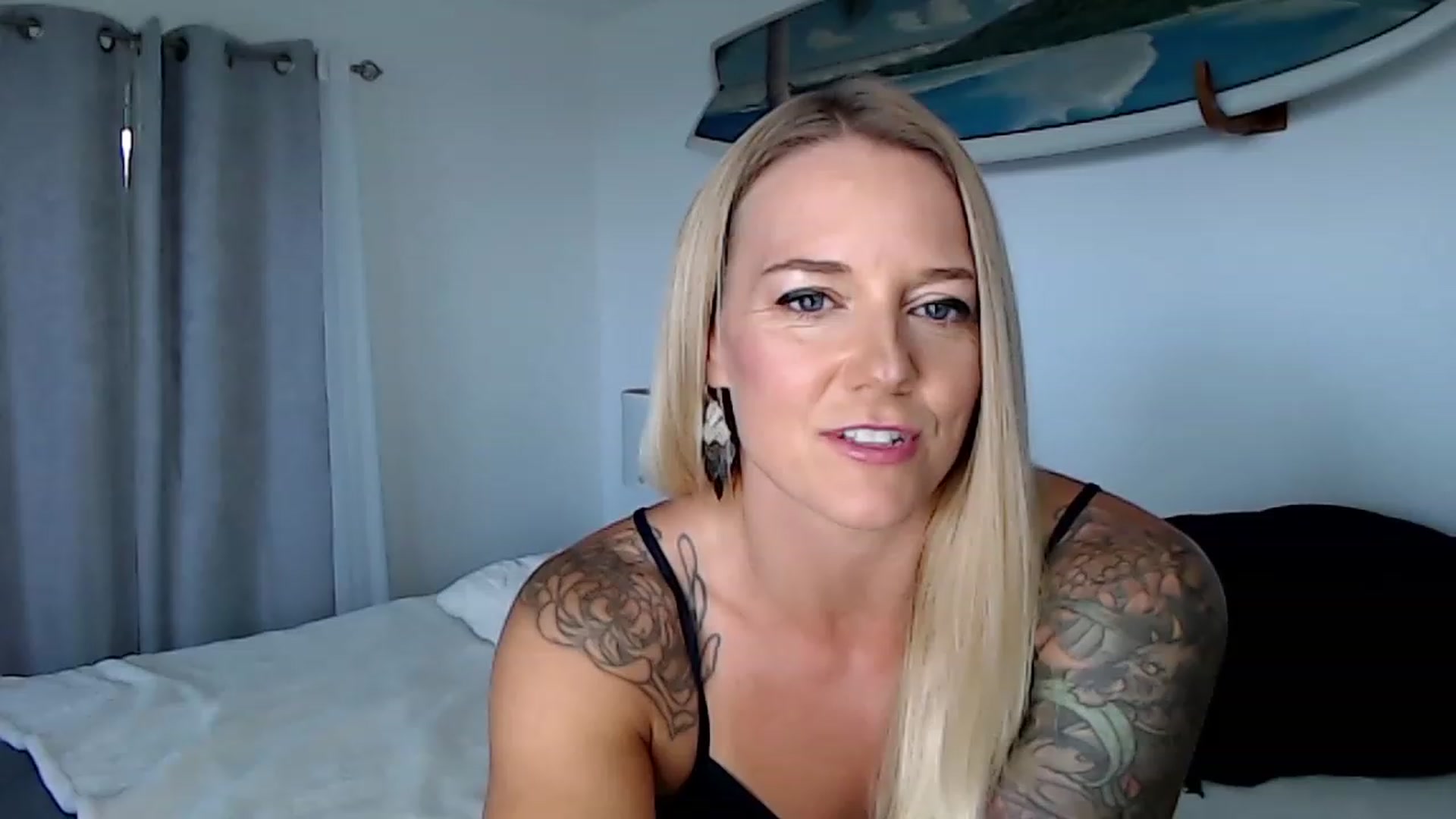 Gallery image thumbnail from Abbie_Hoffman's myfreecams stream on, 07/26/2023, 03:31 image 9 of 20
