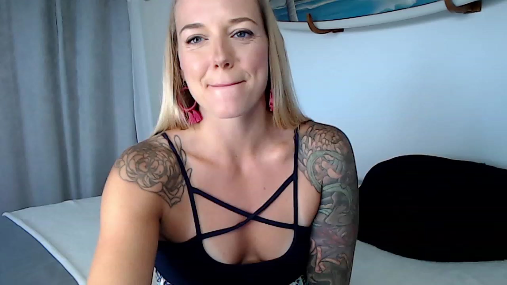 Gallery image thumbnail from Abbie_Hoffman's myfreecams stream on, 07/28/2023, 02:27 image 3 of 20