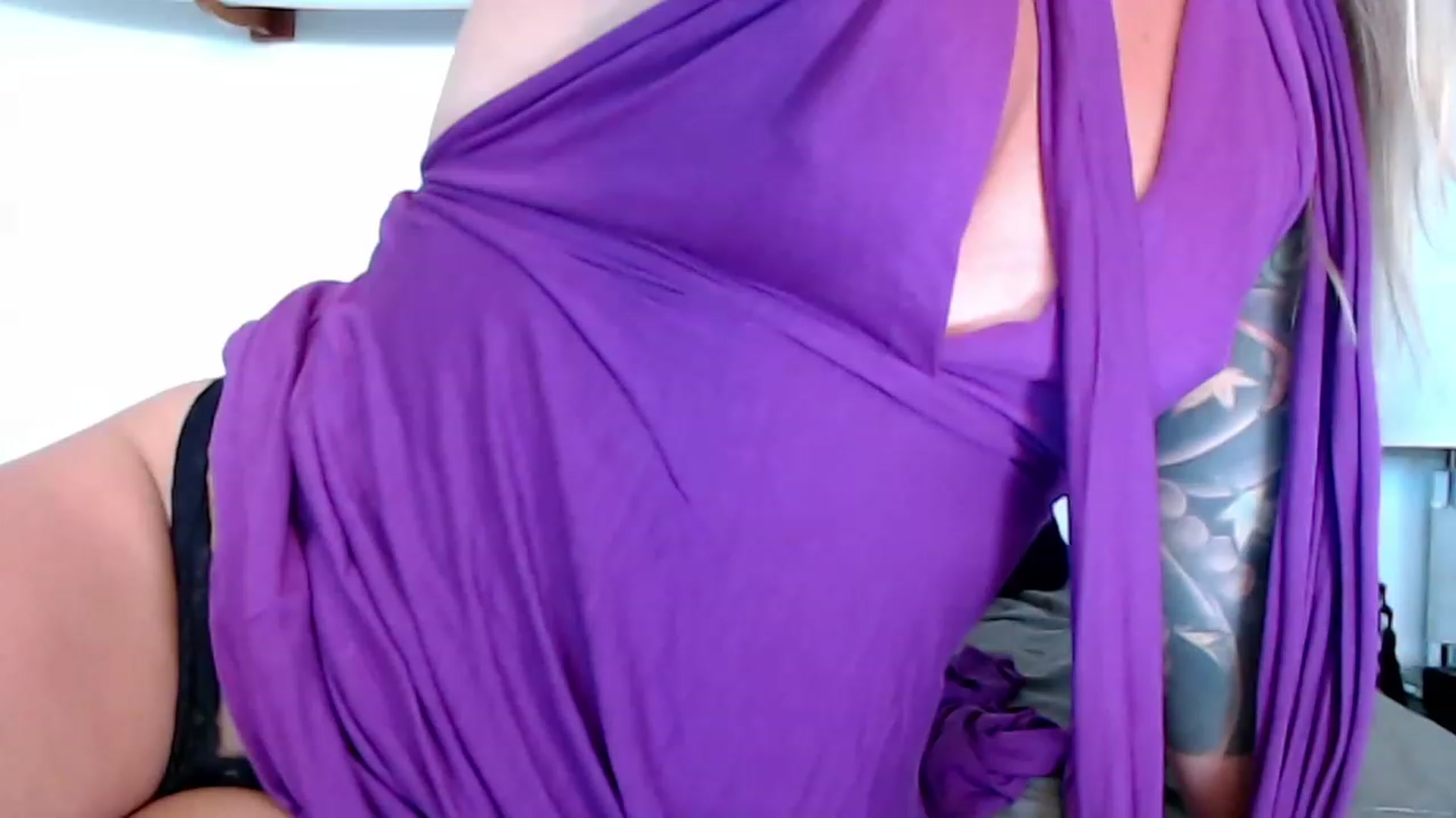 Gallery image thumbnail from Abbie_Hoffman's myfreecams stream on, 09/26/2023, 01:56 image 9 of 20