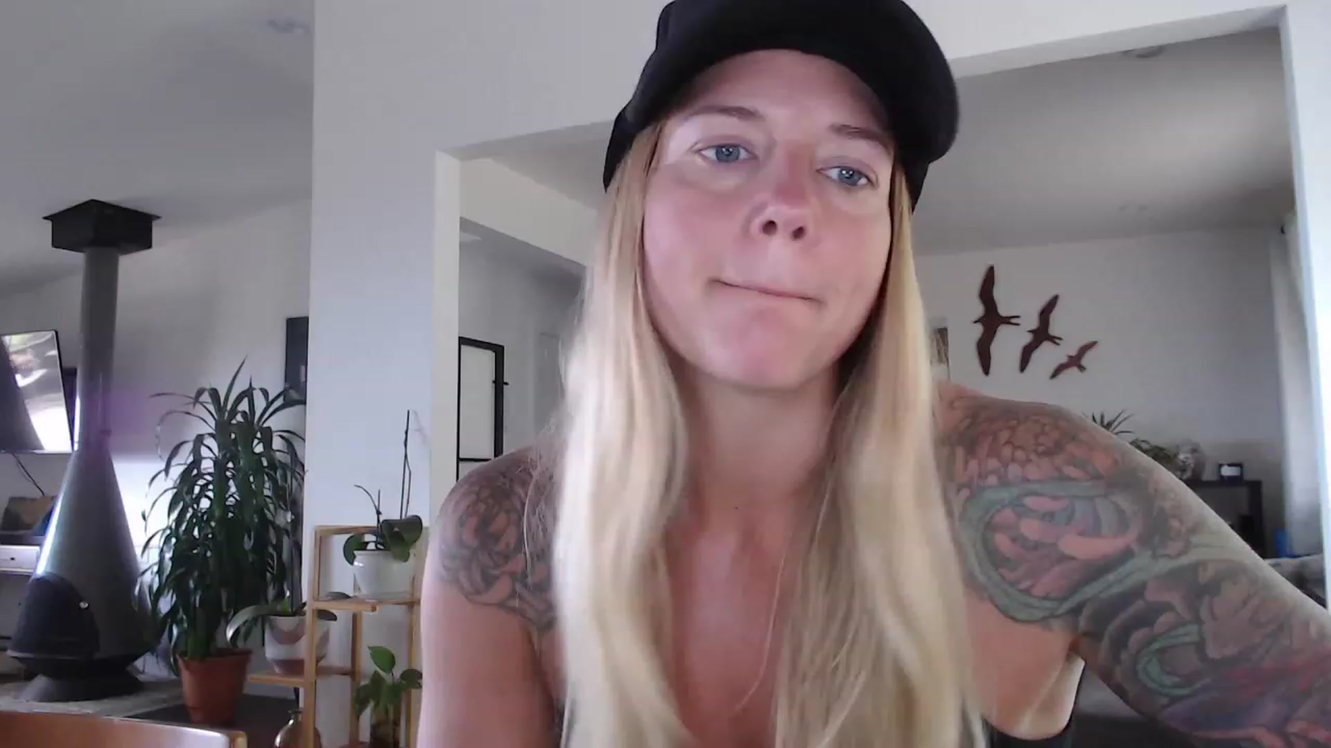 Gallery image thumbnail from Abbie_Hoffman's myfreecams stream on, 10/08/2023, 23:38 image 17 of 20