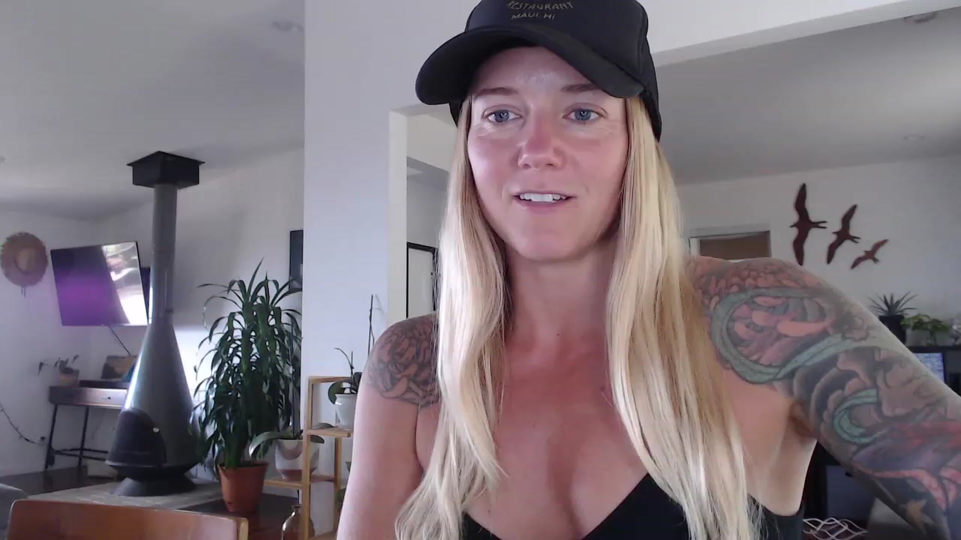 Gallery image thumbnail from Abbie_Hoffman's myfreecams stream on, 10/08/2023, 23:38 image 9 of 20