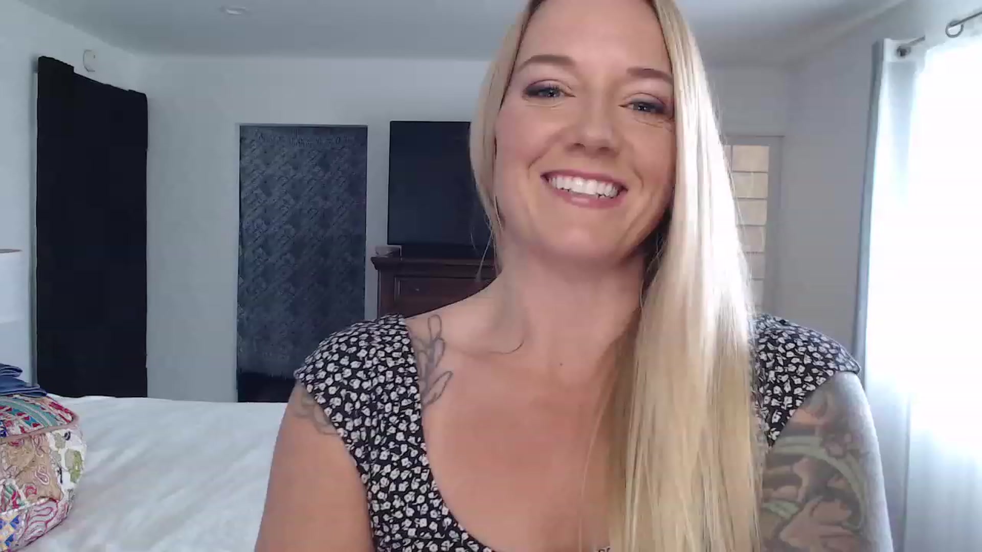 Gallery image thumbnail from Abbie_Hoffman's myfreecams stream on, 12/09/2023, 01:26 image 16 of 20