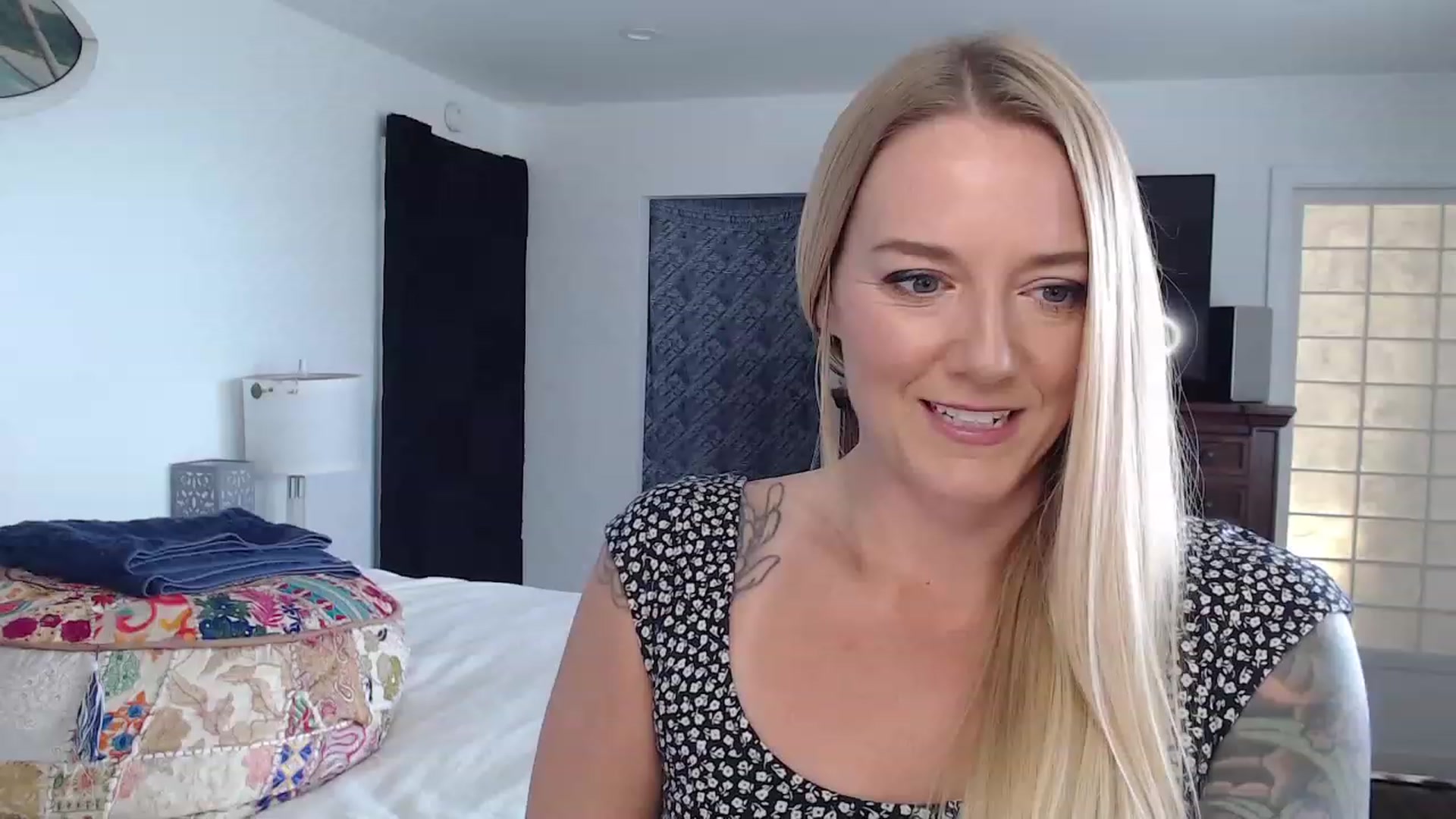 Gallery image thumbnail from Abbie_Hoffman's myfreecams stream on, 12/09/2023, 01:26 image 15 of 20