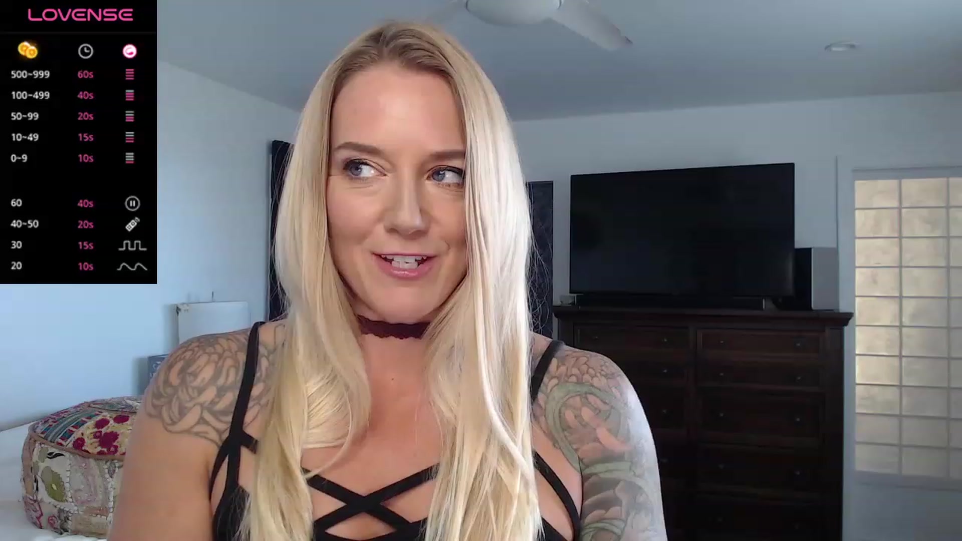 Gallery image thumbnail from Abbie_Hoffman's myfreecams stream on, 12/14/2023, 01:13 image 7 of 20