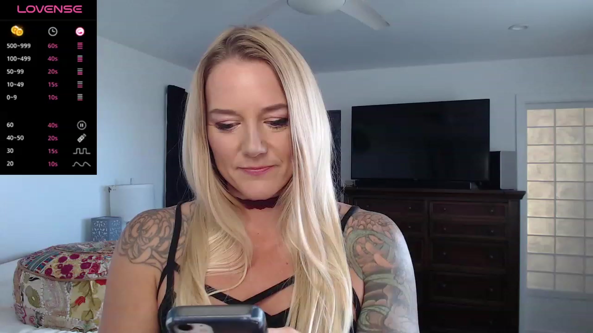 Gallery image thumbnail from Abbie_Hoffman's myfreecams stream on, 12/14/2023, 01:13 image 9 of 20