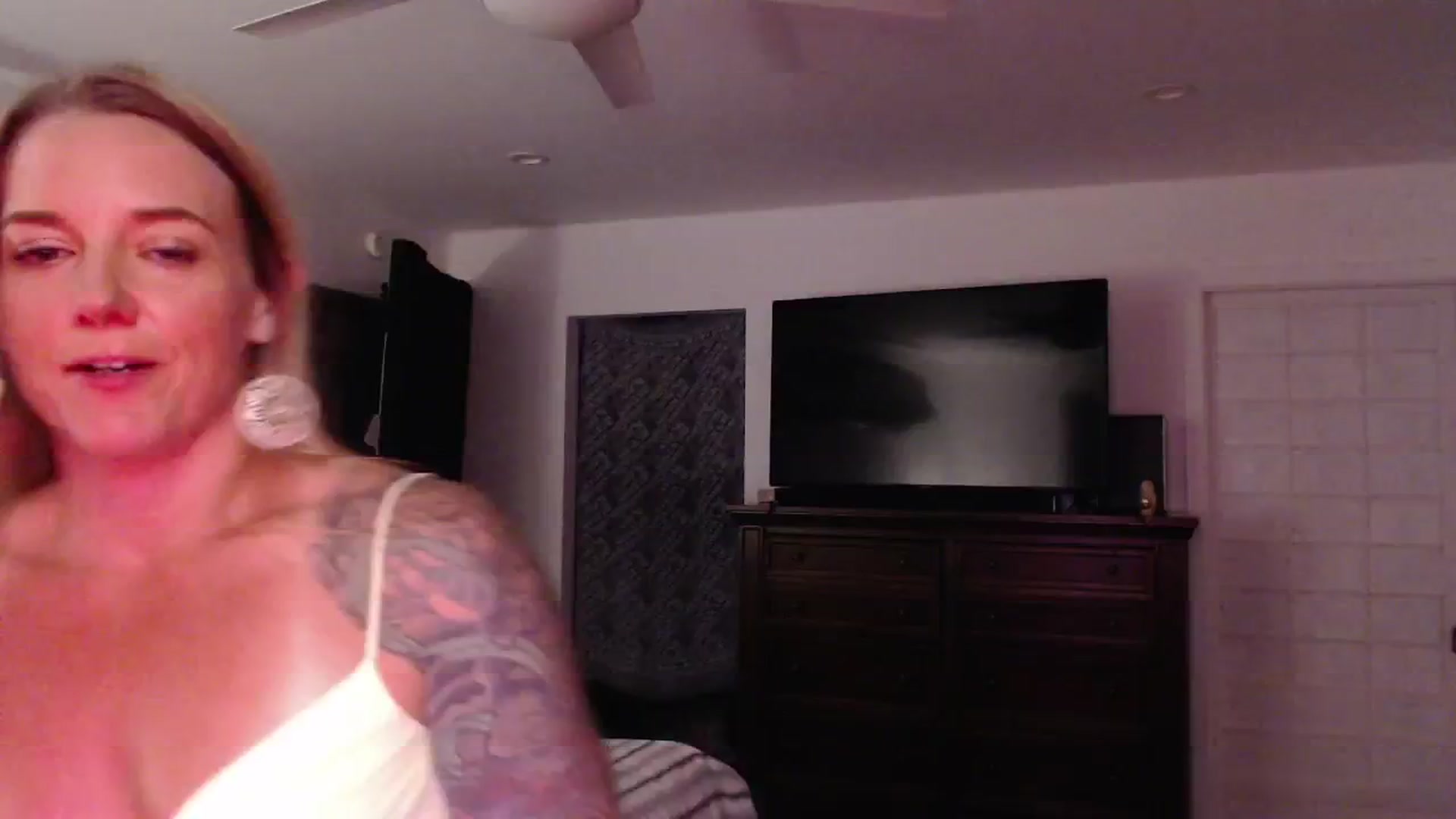 Gallery image thumbnail from Abbie_Hoffman's myfreecams stream on, 01/24/2024, 06:39 image 11 of 20