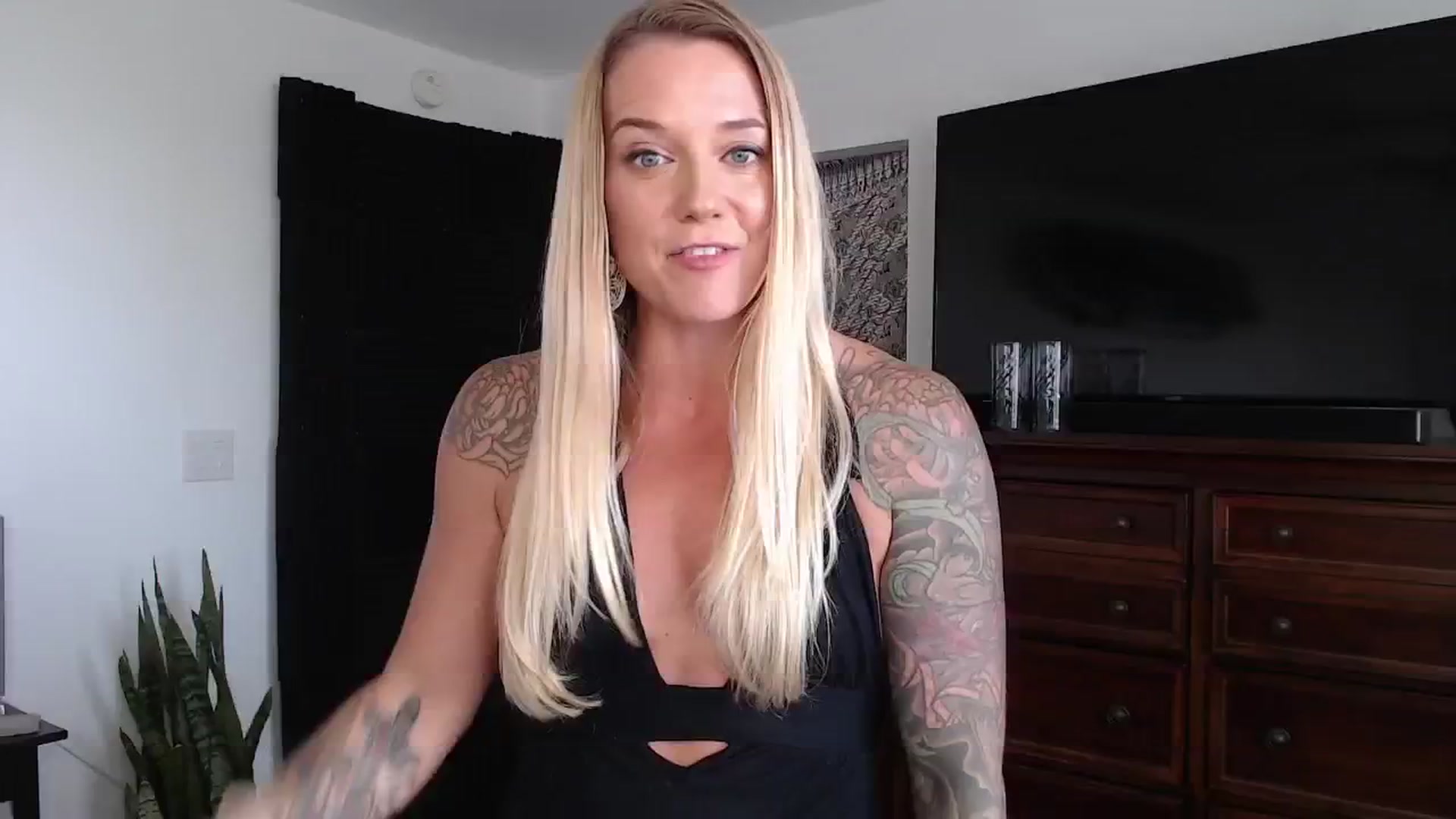 Gallery image thumbnail from Abbie_Hoffman's myfreecams stream on, 03/08/2024, 02:10 image 3 of 20
