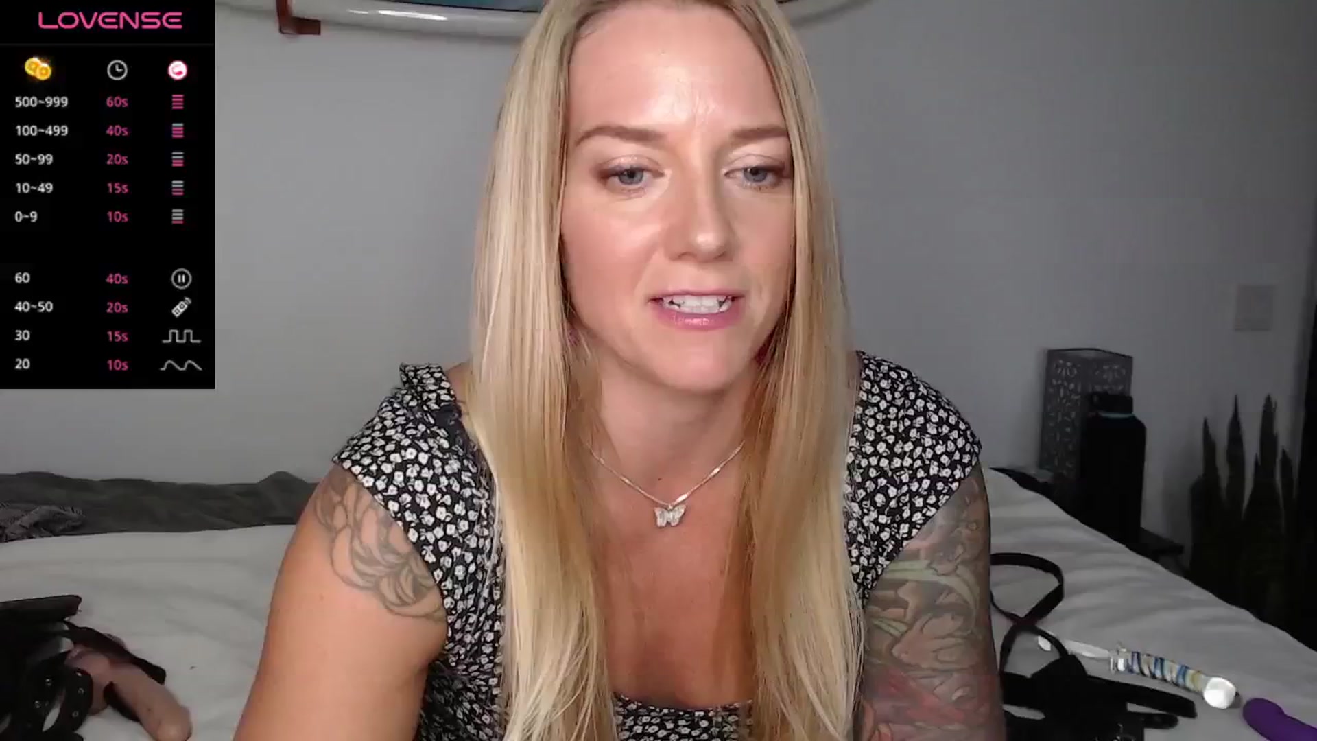 Gallery image thumbnail from Abbie_Hoffman's myfreecams stream on, 03/15/2024, 04:27 image 6 of 20