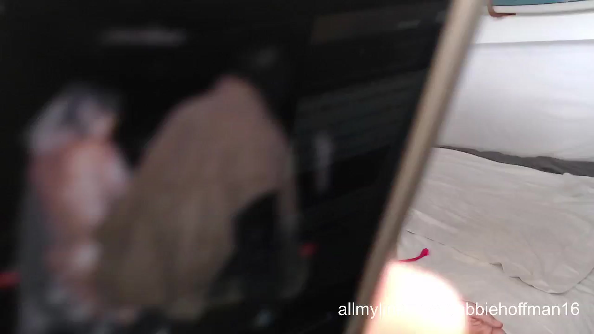 Gallery image thumbnail from Abbie_Hoffman's myfreecams stream on, 08/21/2024, 03:08 image 1 of 20