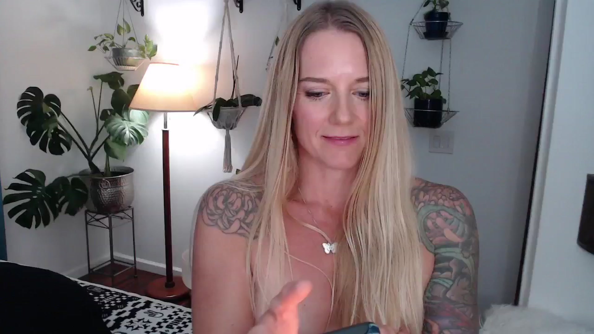 Gallery image thumbnail from Abbie_Hoffman's myfreecams stream on, 11/08/2024, 08:40 image 3 of 20