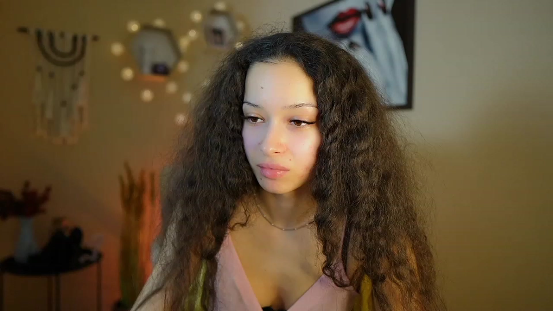 Gallery image thumbnail from Abbie_Maley18's myfreecams stream on, 01/09/2024, 15:17 image 4 of 20
