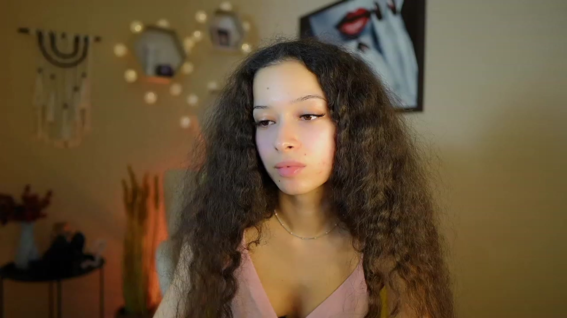 Gallery image thumbnail from Abbie_Maley18's myfreecams stream on, 01/09/2024, 15:17 image 8 of 20