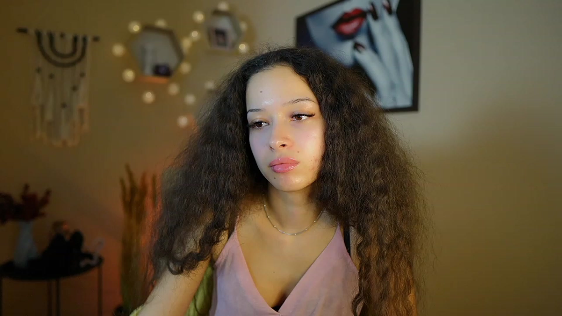Gallery image thumbnail from Abbie_Maley18's myfreecams stream on, 01/09/2024, 16:57 image 3 of 20