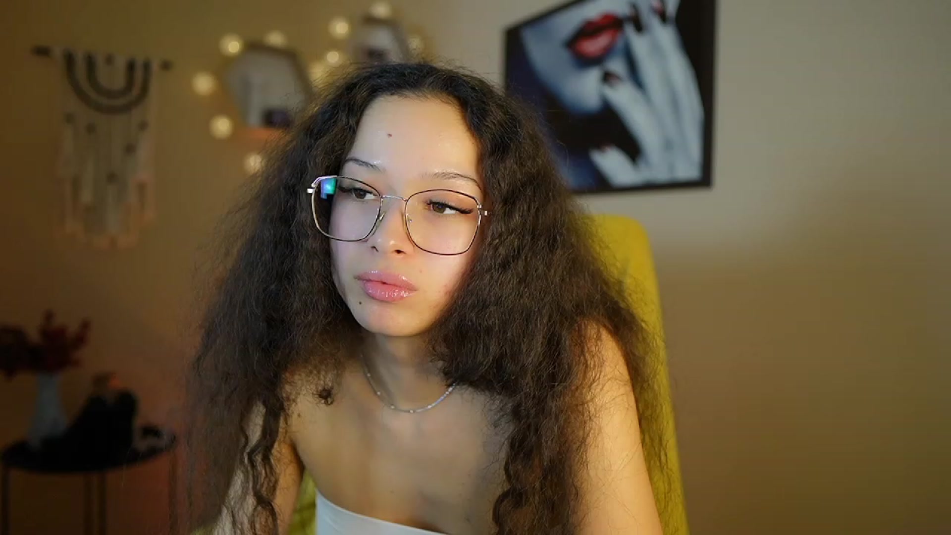 Gallery image thumbnail from Abbie_Maley18's myfreecams stream on, 01/10/2024, 14:53 image 8 of 20