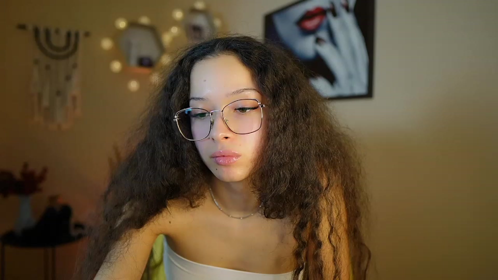Gallery image thumbnail from Abbie_Maley18's myfreecams stream on, 01/10/2024, 14:53 image 14 of 20