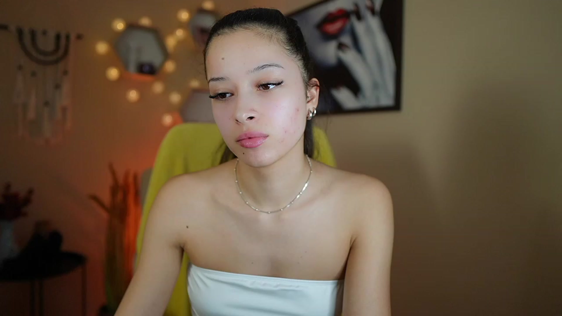 Gallery image thumbnail from Abbie_Maley18's myfreecams stream on, 01/12/2024, 15:03 image 8 of 20
