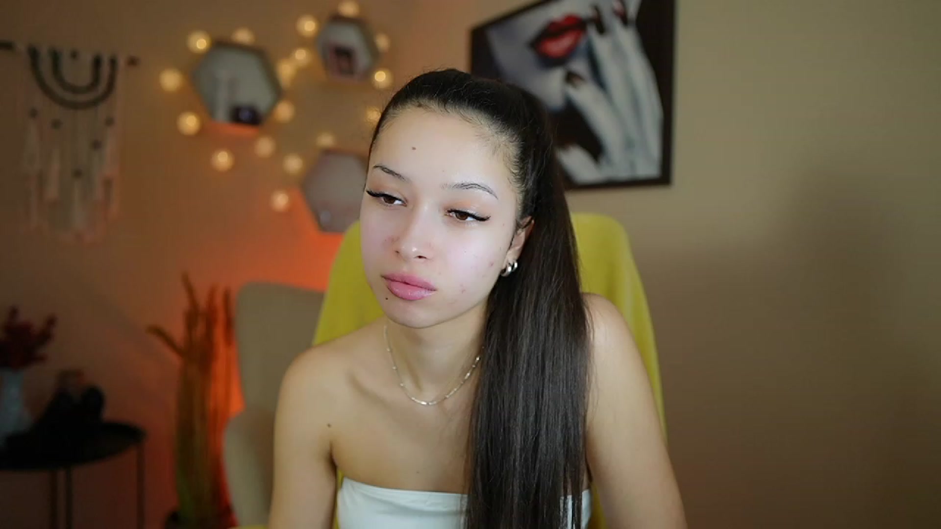 Gallery image thumbnail from Abbie_Maley18's myfreecams stream on, 01/12/2024, 15:03 image 16 of 20