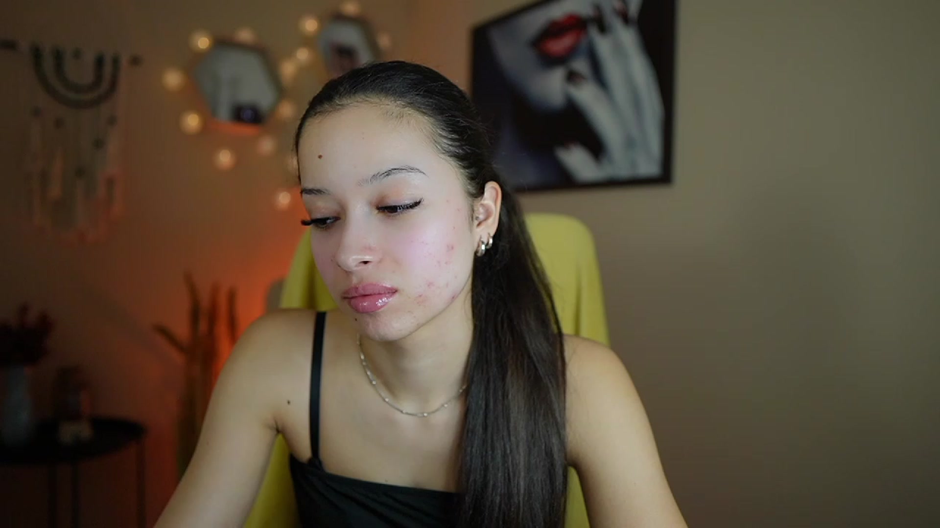 Gallery image thumbnail from Abbie_Maley18's myfreecams stream on, 01/15/2024, 15:35 image 17 of 20