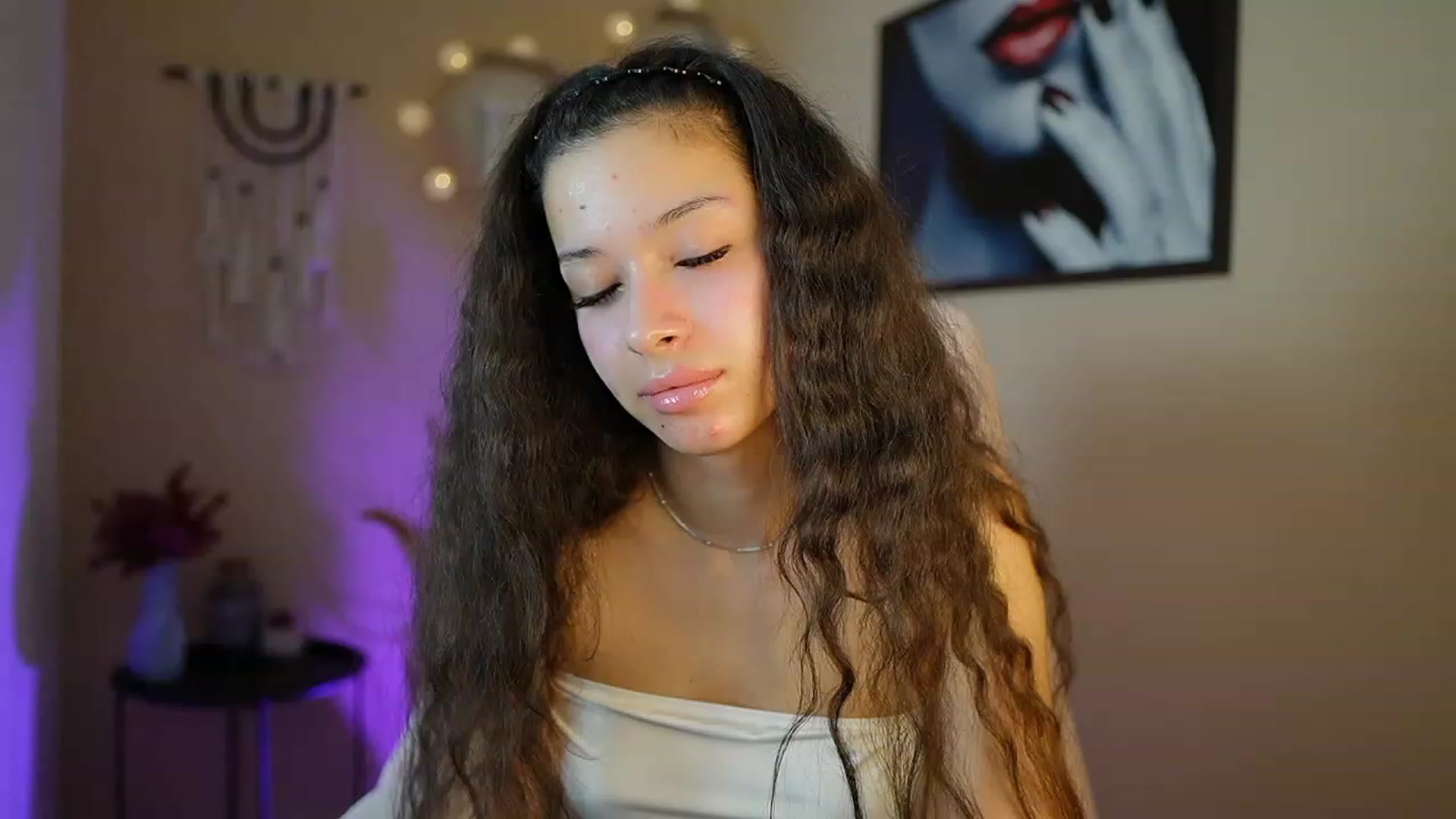 Gallery image thumbnail from Abbie_Maley18's myfreecams stream on, 02/25/2024, 17:56 image 7 of 20