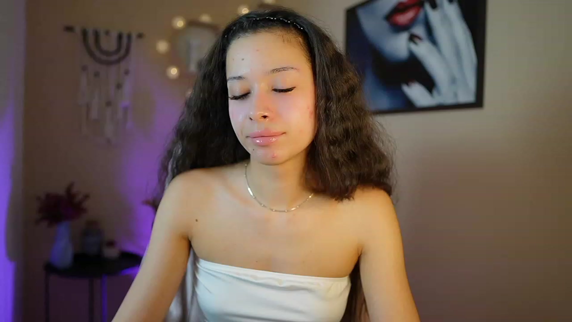 Gallery image thumbnail from Abbie_Maley18's myfreecams stream on, 02/25/2024, 17:56 image 17 of 20