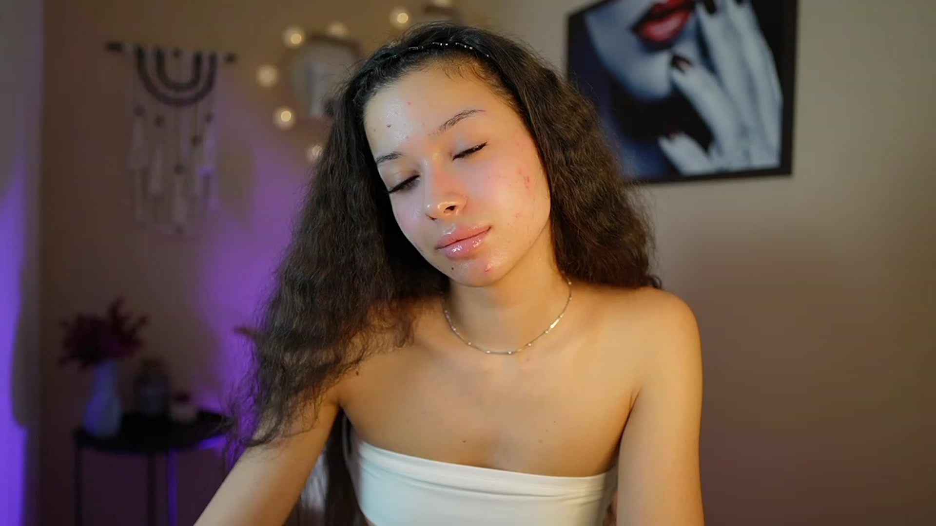 Gallery image thumbnail from Abbie_Maley18's myfreecams stream on, 02/25/2024, 18:52 image 7 of 20