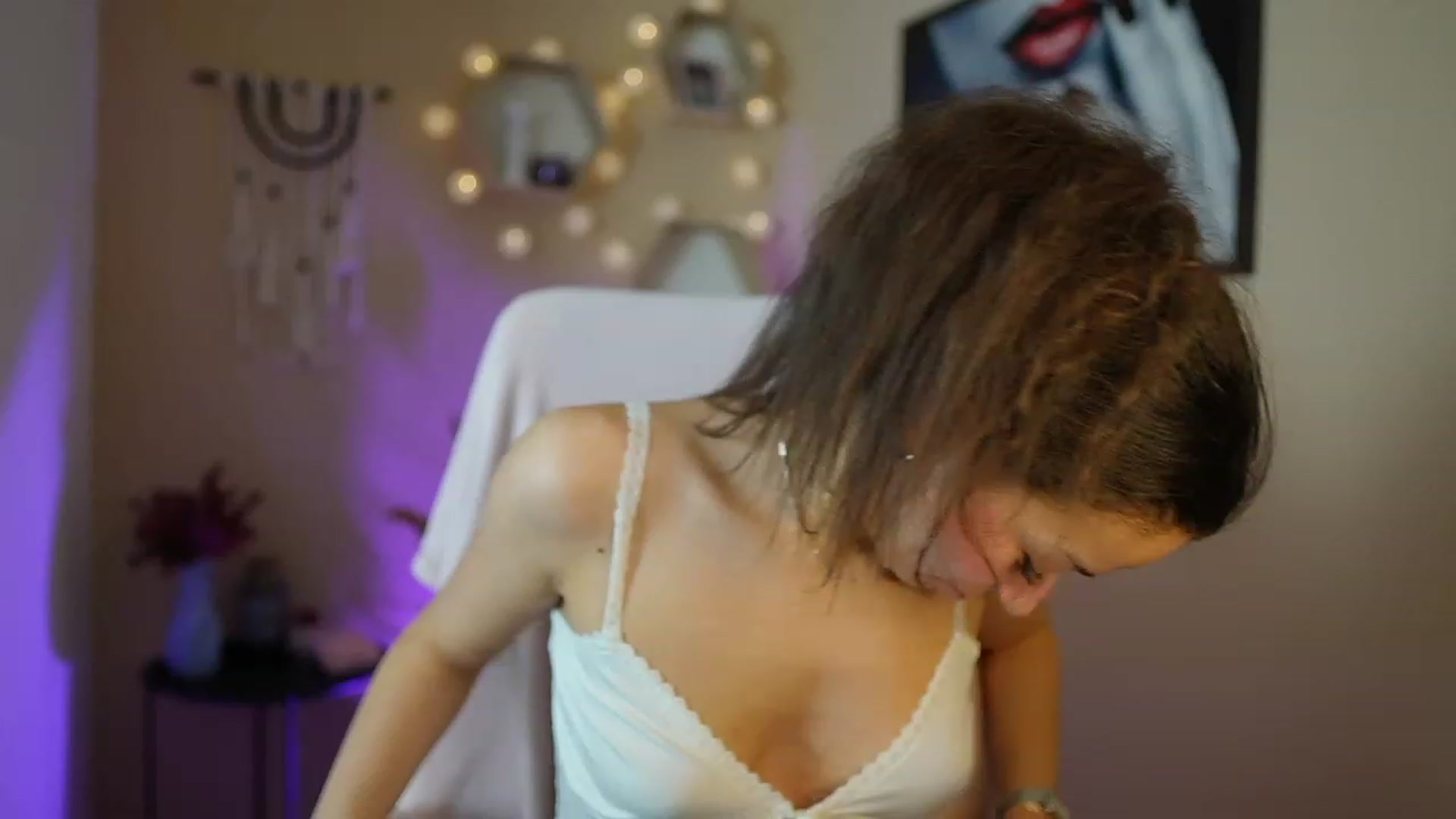 Gallery image thumbnail from Abbie_Maley18's myfreecams stream on, 02/26/2024, 18:50 image 16 of 20