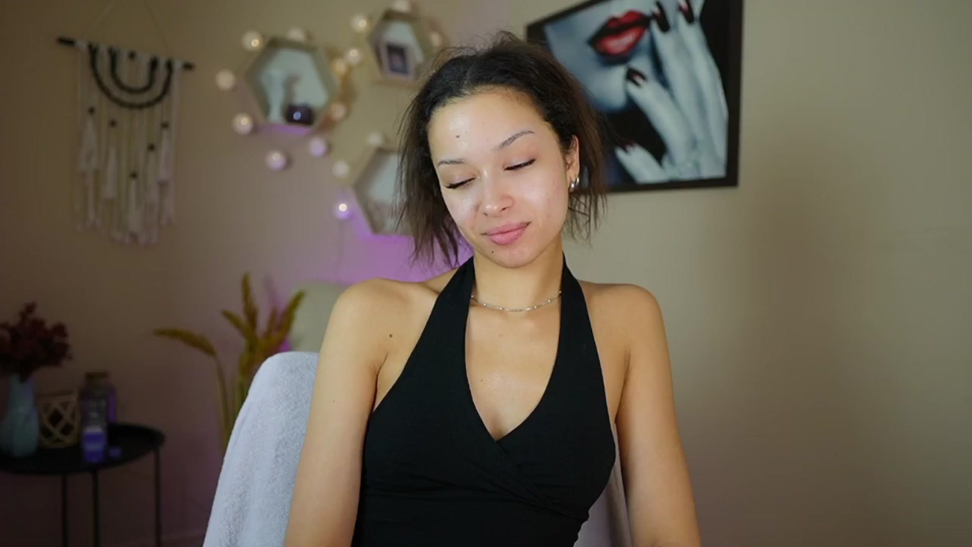 Gallery image thumbnail from Abbie_Maley18's myfreecams stream on, 04/25/2024, 15:34 image 18 of 20