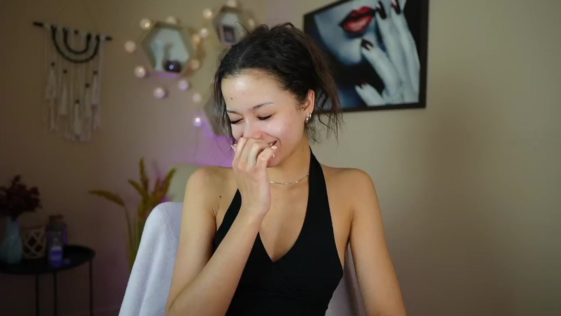 Gallery image thumbnail from Abbie_Maley18's myfreecams stream on, 04/25/2024, 17:43 image 17 of 20