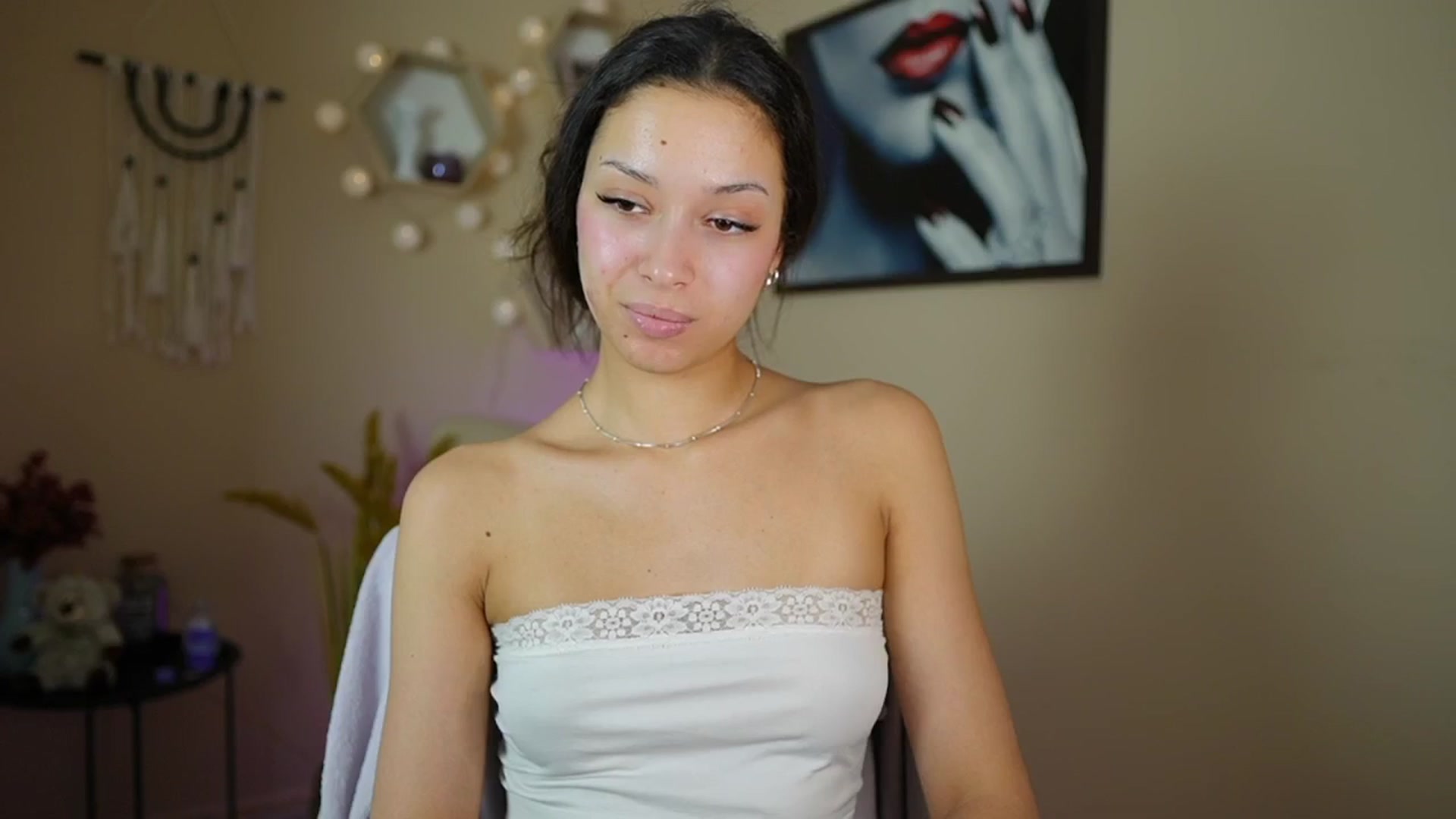 Gallery image thumbnail from Abbie_Maley18's myfreecams stream on, 04/28/2024, 14:29 image 13 of 20